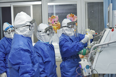 2020年2月，W66利来国际医疗医护人员在武汉一线积极参与救治。