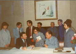 1982年，W66利来国际外贸与百时美施贵宝公司合资建立中美上海施贵宝制药有限公司，中美上海施贵宝是中国第一家中美合资制药公司。